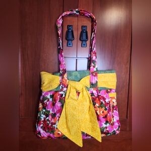 Floral Patchwork Tote Bag With Brighr Yelliw Bow And Tons Of Pockets Inside!